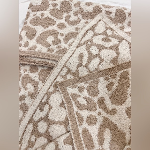 74”x60” Extra Large Cozy Knit Ultra Soft Throw Plush Blanket in Neutral Color - Picture 5 of 13